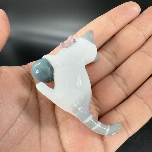 Vintage Pair Metzler Ortloff Kitty Cats Playing Ball Porcelain Figurines Germany - Picture 15 of 16